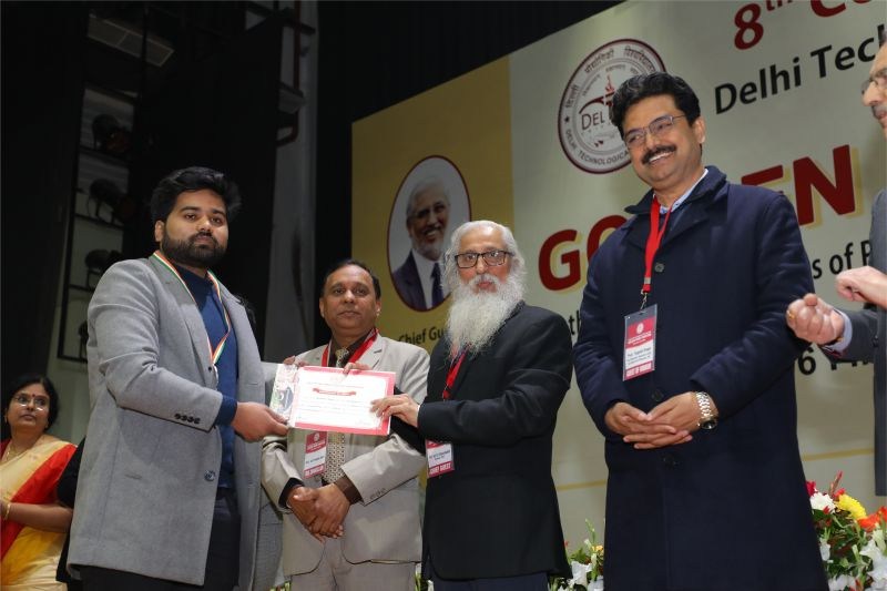 Adarsh Singh receiving the Vice-Chancellor’s Gold Medal at Delhi Technological University